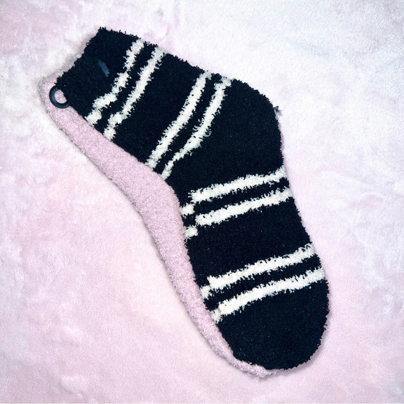 Minnie Mouse Set of 2 Pairs of Socks (Brand New) - Picture 2 of 2